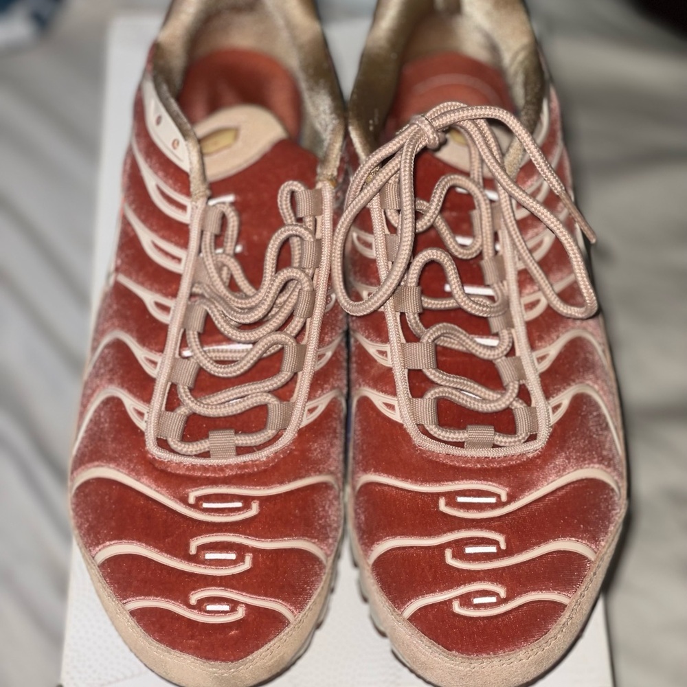 Nike Women's Velvet Lace-Up Sneakers in Rust and Blush